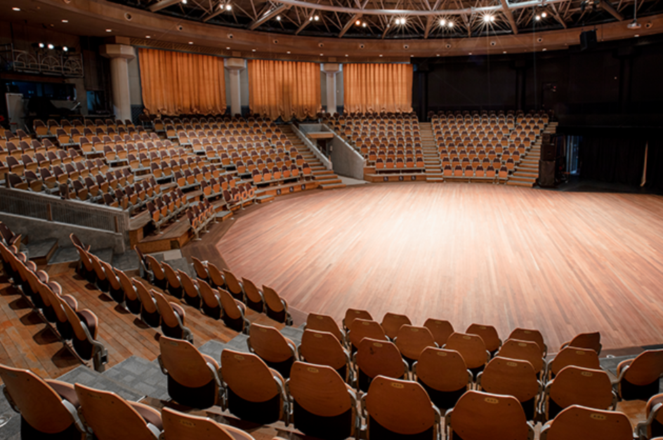 국립극장 하늘극장 1층 A열 54 좌석에서 바라본 무대전경