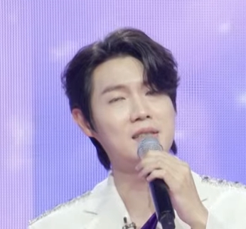 세월 베고 길게 누운 구름 한 조각 - 손태진