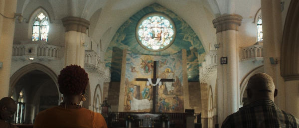 뒷모습의-리처드-모페-다미조와-아데-라오예-더-블랙-북