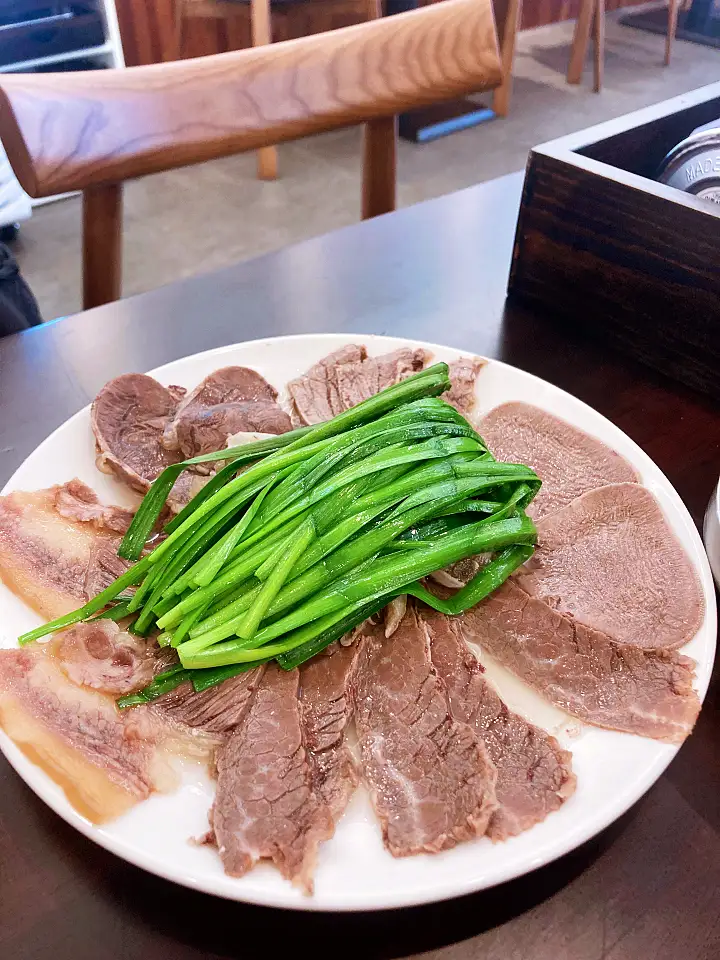 백반기행 179회 김민종 편 스지 된장 전골 한마리 한우 접시 수육 등골 무침 청담동 맛집 소개