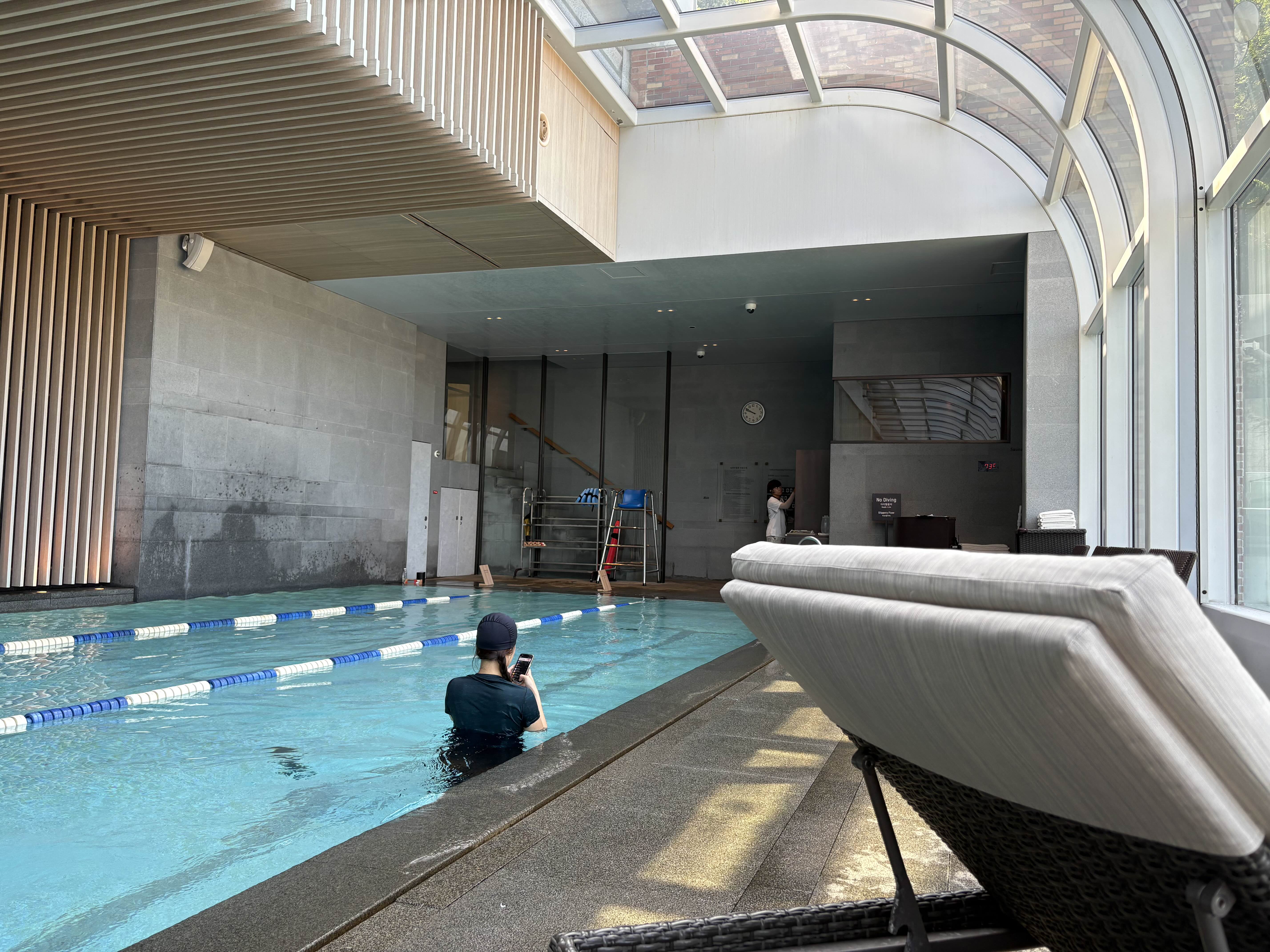 신라호텔실내수영장