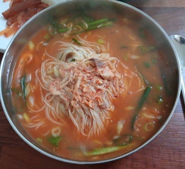 영동-민물고기매운탕-어죽-생선국수-청산식당