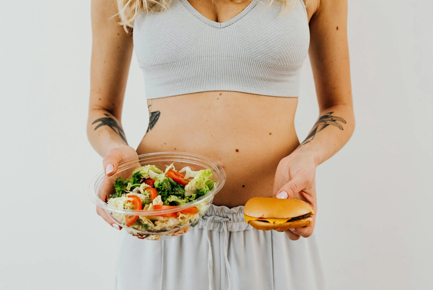 샐러드와 햄버거