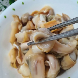 먹음직스럽게-담긴-골뱅이