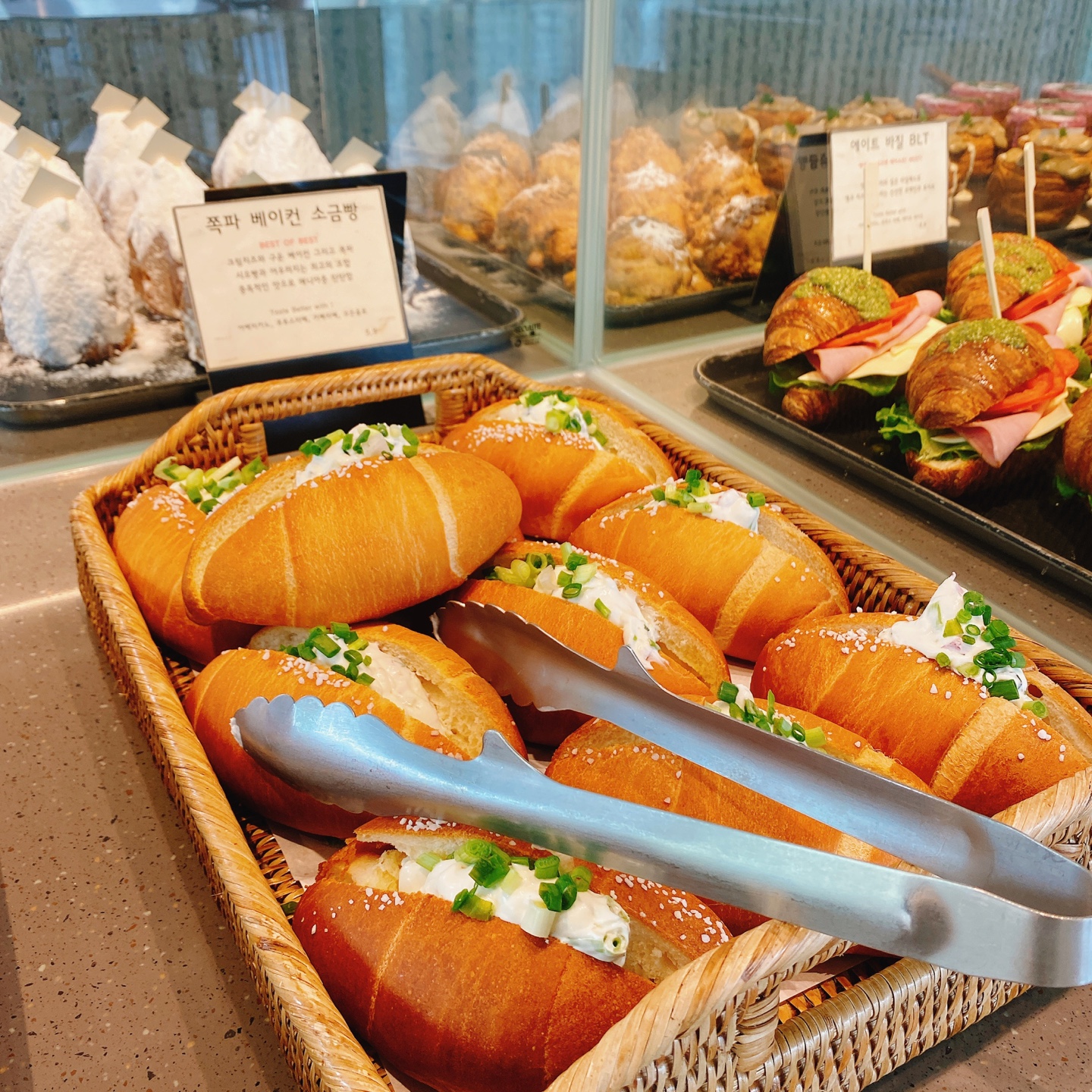 대전 대형베이커리 카페 크로넛 유성공원 에이트 aight