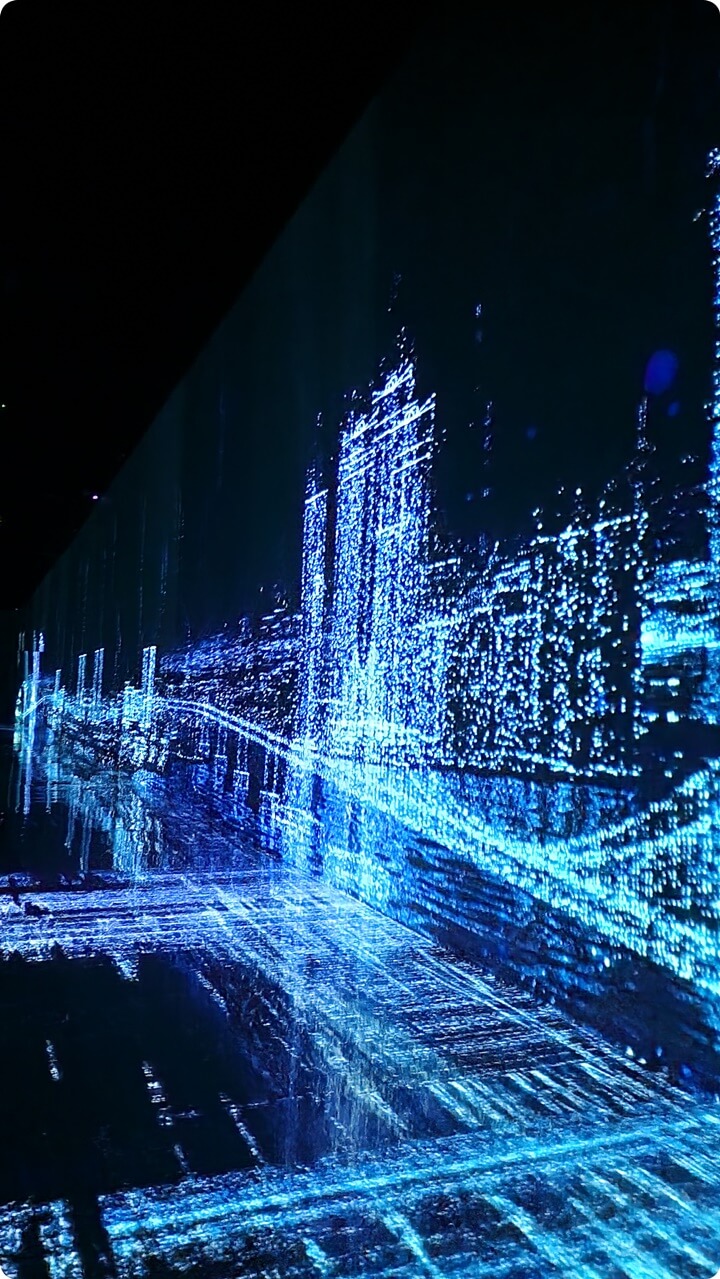 불빛이 있는 큰 벽