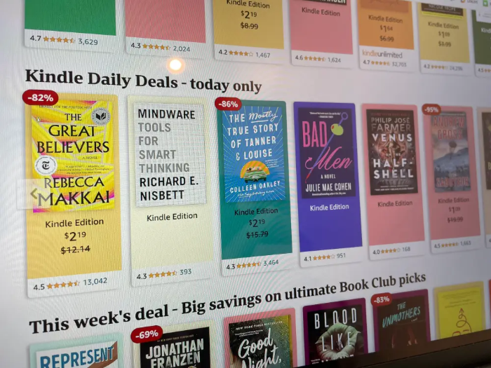 ‘Kindle Books Deals’ 섹션에 할인 판매되고 있는 전자책의 목록이 뜬다.
