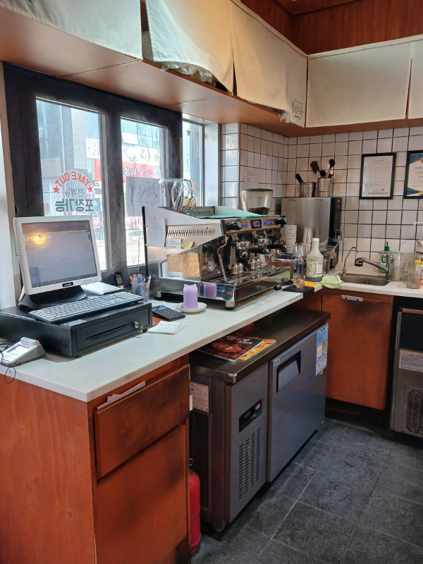 청년다방 카운터