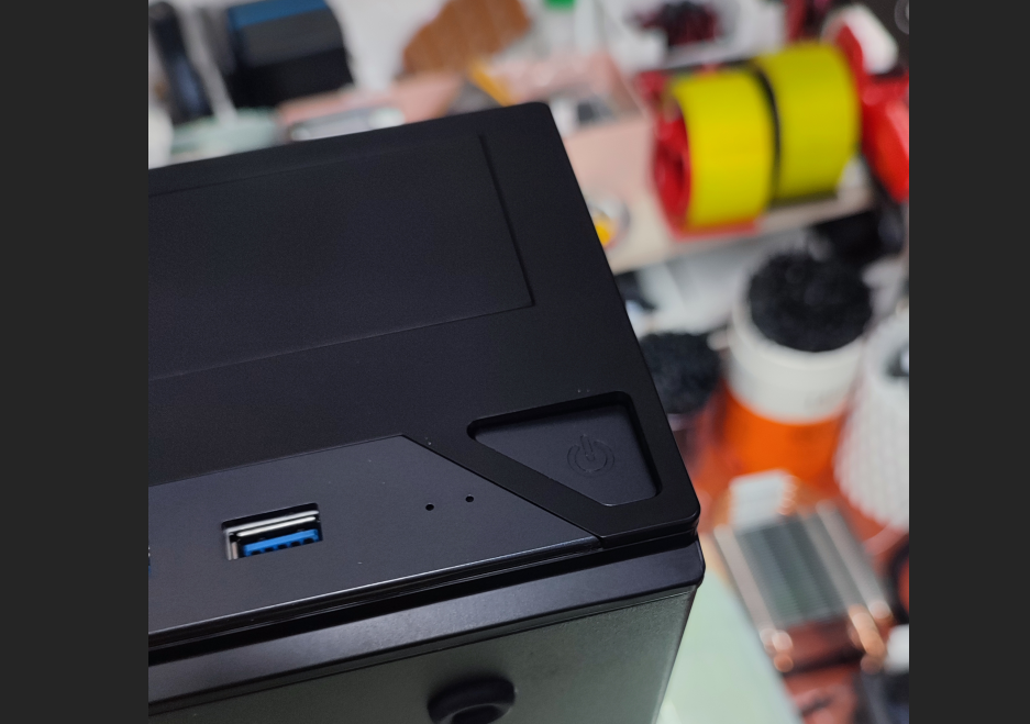 전원 버튼이 들어가서 안 튀어 나옴