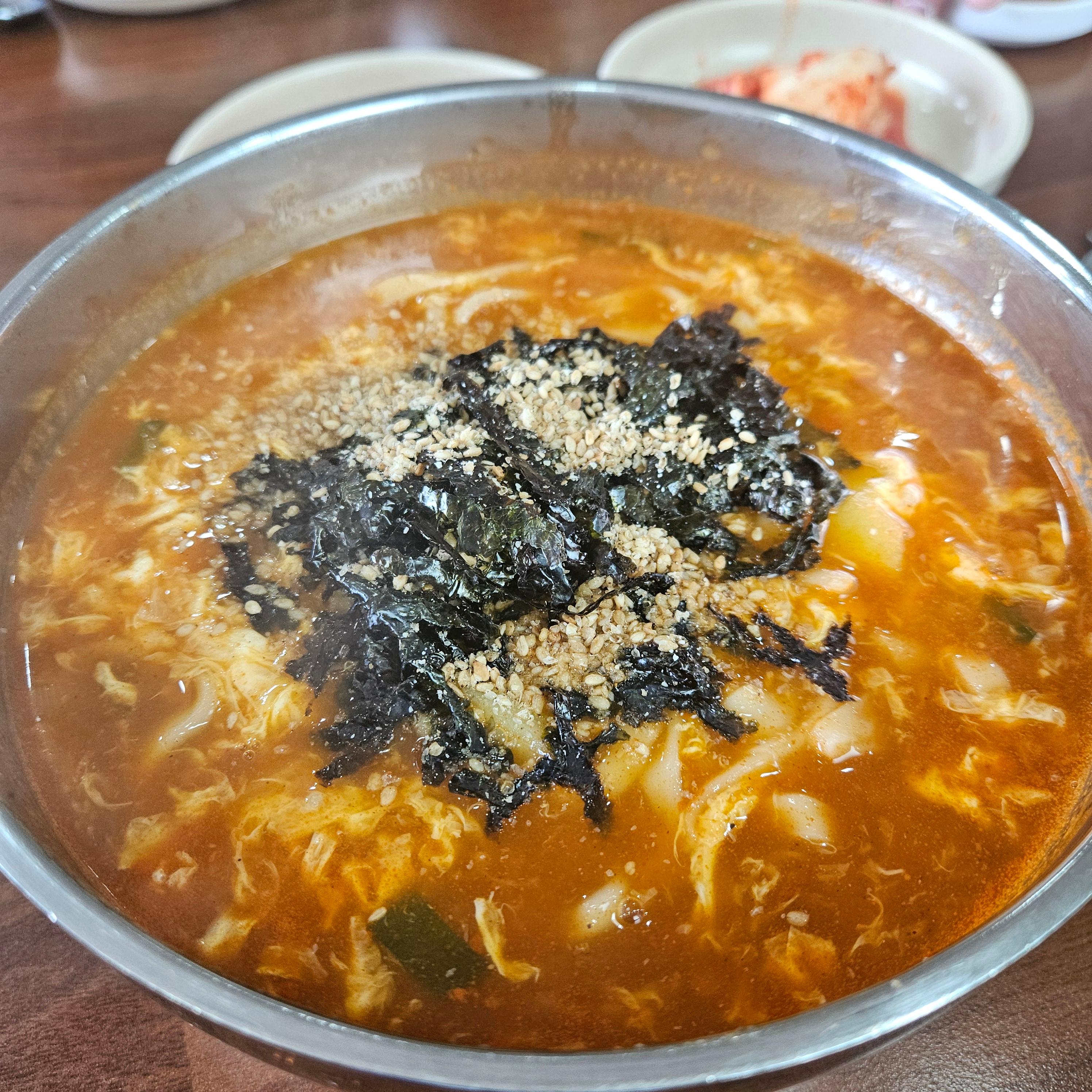 강릉 산이장칼국수 포남동1호점 장칼국수