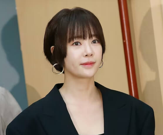 배우 황정음 등판