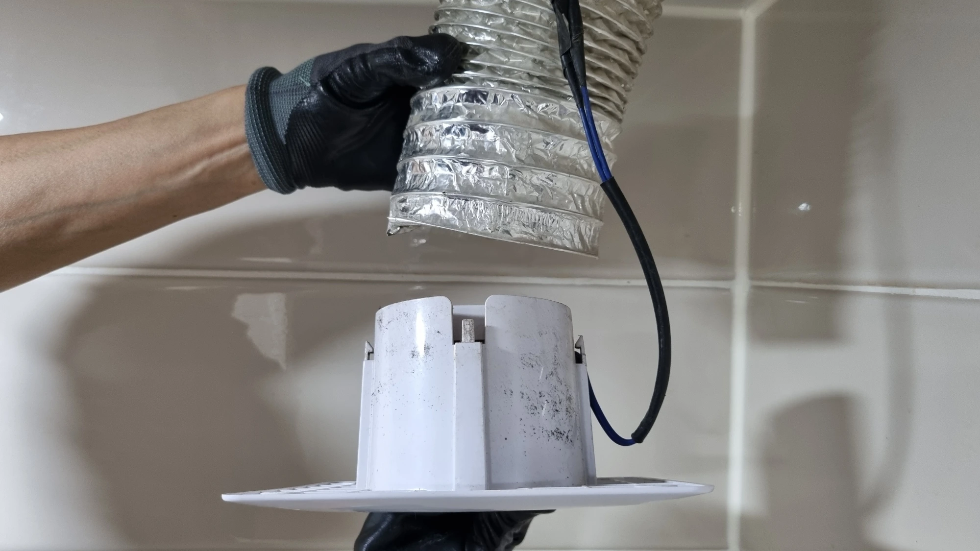 환풍기 배관 분리 모습