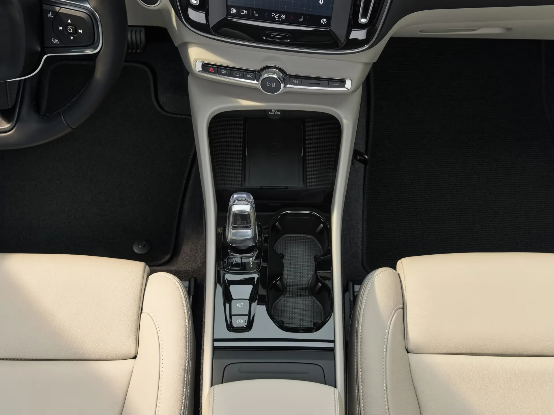 볼보 XC40 이미지