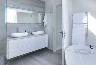 깨끗하게 관리된 욕실