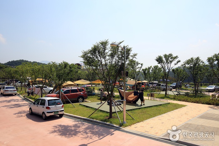 섬진강향가오토캠핑장