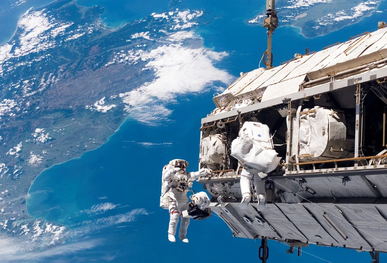 우주에서 생존 가능 조건