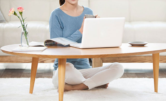 좌식으로 노트북 사용