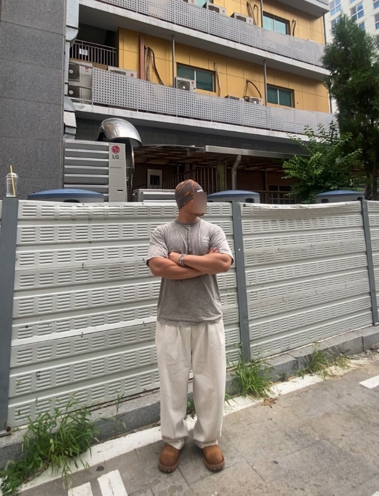 데일리룩('26. 8. 28.)맥우드건 마굿간 빈티지 그레이 비니, 크림소다랩 스톤워싱 피그먼트 티셔츠, 무신사스탠다드 와이드 크림 벌룬팬츠, 야세 코만도솔 카우하이드 웨스턴부츠
