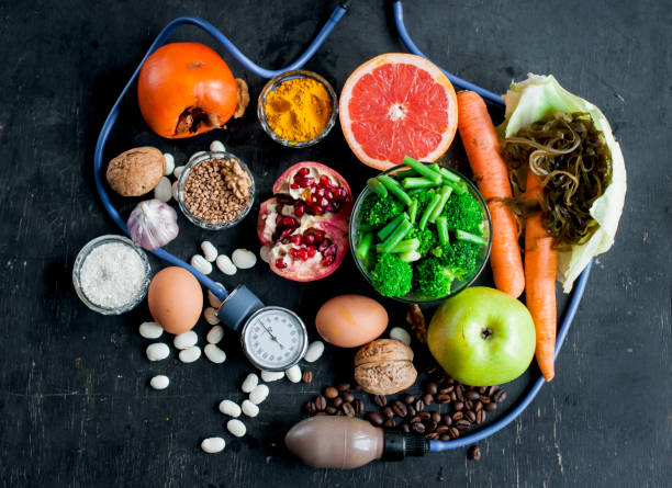 식습관 개선은 혈압 조절에 중요한 역할을 한다.