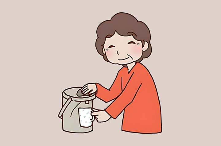 수분을-섭취하는-여성