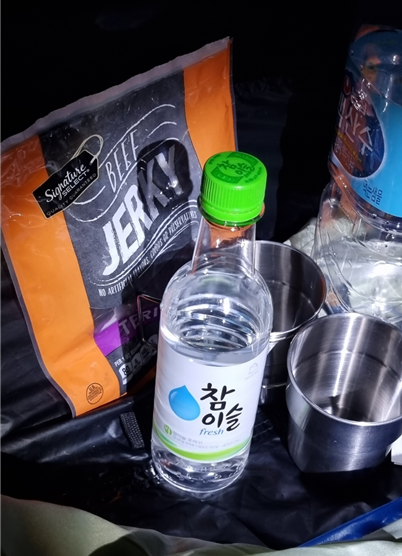 텐트안에서-소주한잔