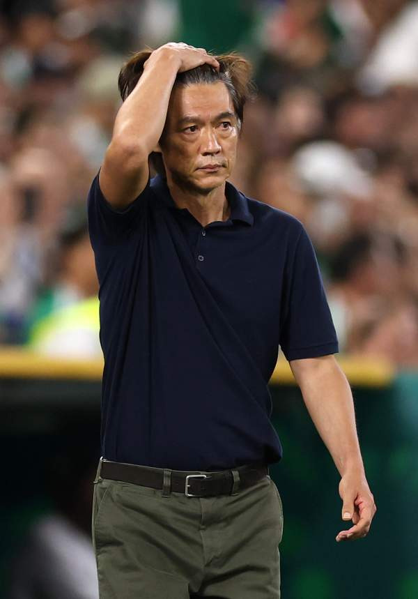 홍명보 나이 프로필 연봉 학력 고향 경질 사퇴 여부 총정리 (2026 북중미 월드컵 탈락 참사 분석)