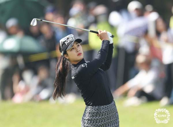 윤이나 프로 골프선수 나이 프로필 총정리: 고향, 학력, 오구 플레이 징계 감경 전말 및 2024년 KLPGA 3관왕에서 2026년 LPGA 메이저 상금 잭팟까지 스탯 분석