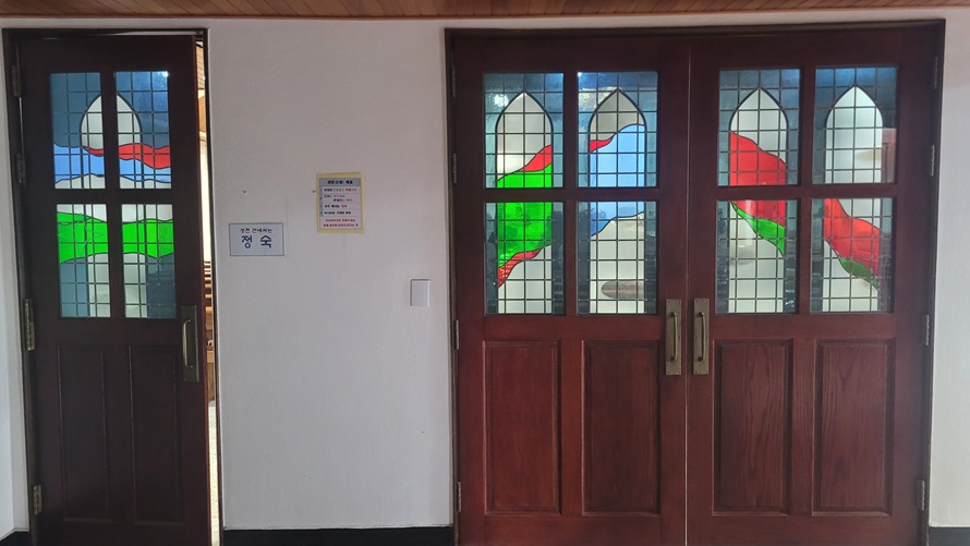 잠실성당 성전 출입문