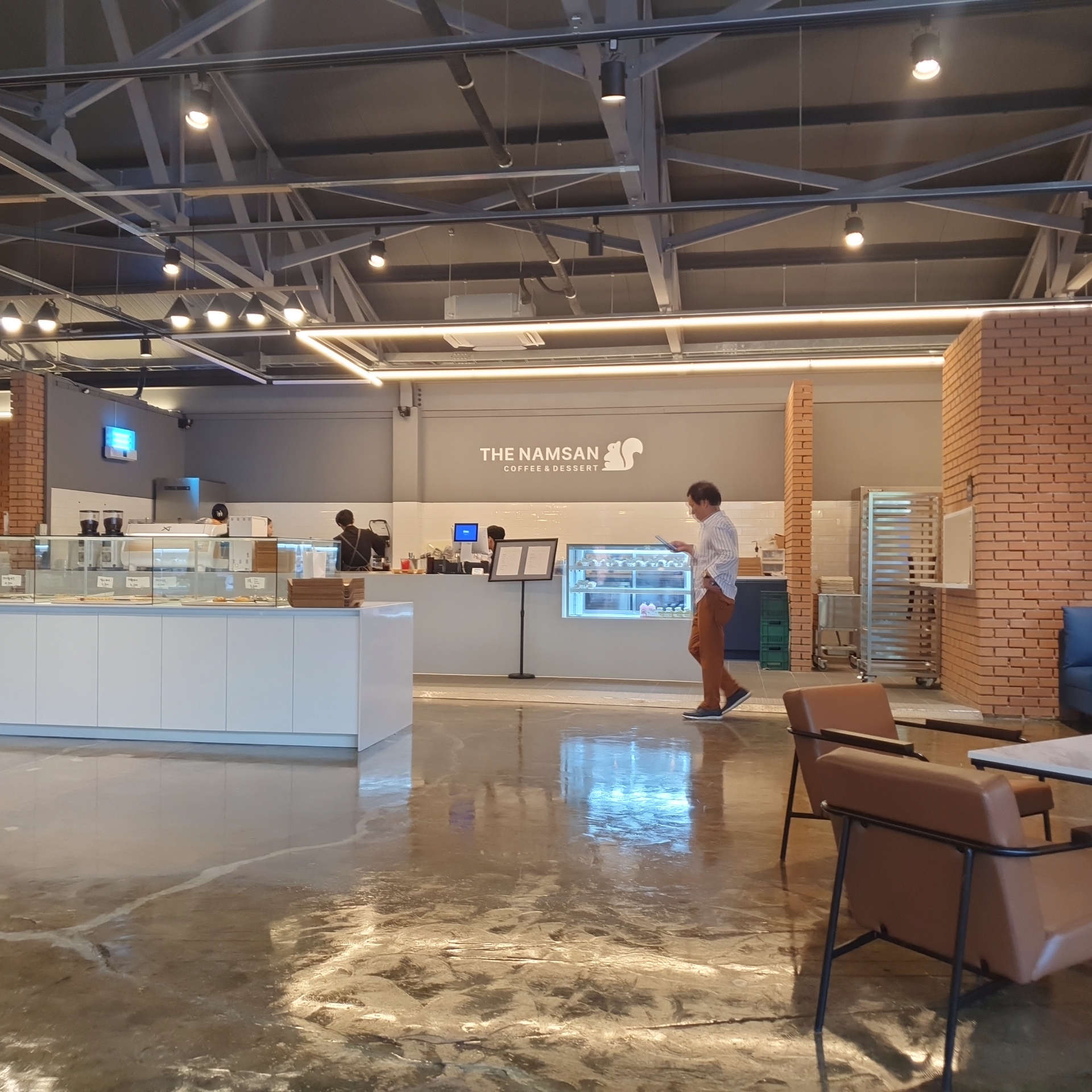 카페 더남산 카운터