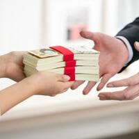 돈-빌려주는-사진