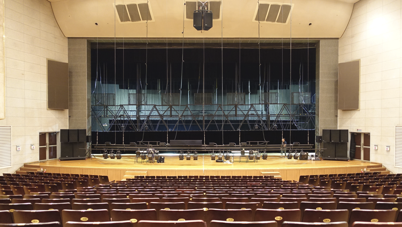 과천시민회관 대극장 공연장 - 객석에서 바라본 무대 전경