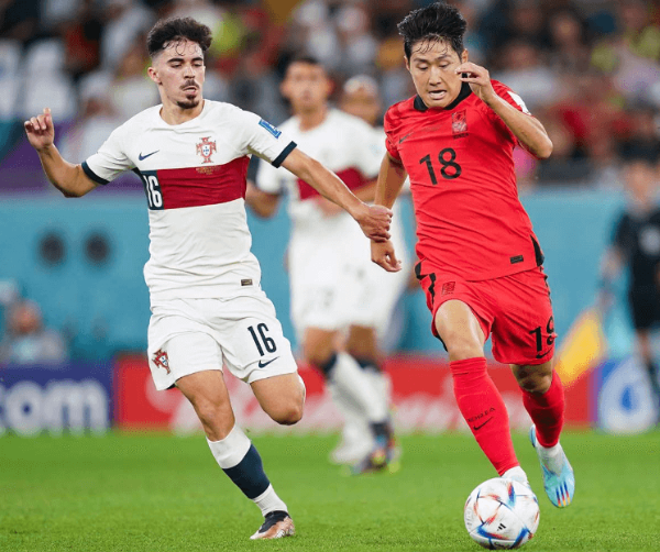 PSG 홈페이지 이강인 사진 이미지입니다.