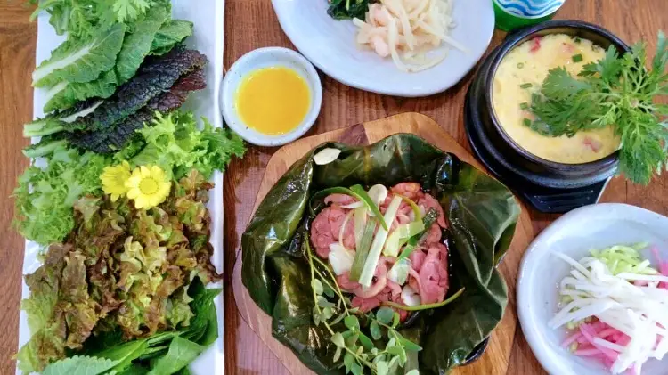 투데이 맛있는 메뉴 밥이보약 건강밥상 연잎밥에 흑돼지 제육볶음 쌈밥 맛있는 식당 추천 부산 장전동 부산대역 맛집