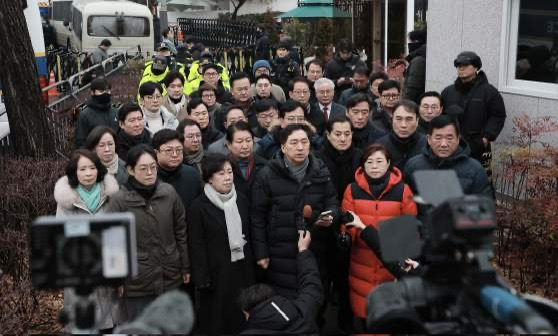 조지연 국회의원 윤석열 체포 저지 관저 시위