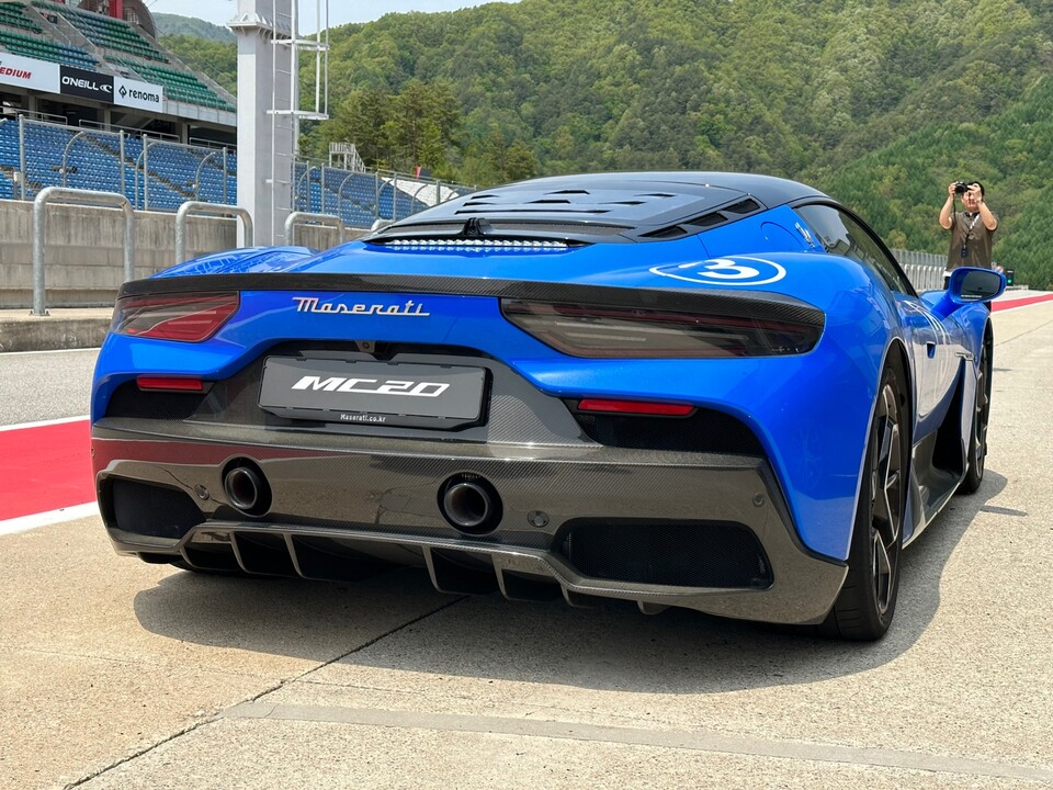 [시승] &quot;강렬함과 감성의 조화&quot; 서킷서 만난 삼지창&#44; 마세라티 &#39;그레칼레·MC20&#39;