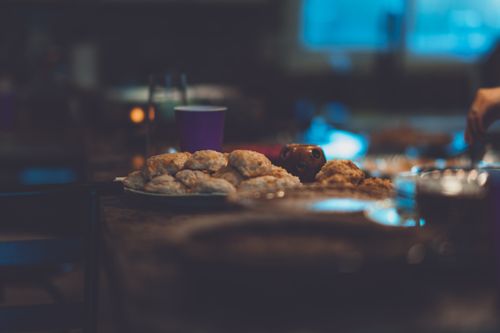 여름철 야식 위험성 : 살찌는 것보다 더 무서운 문제들