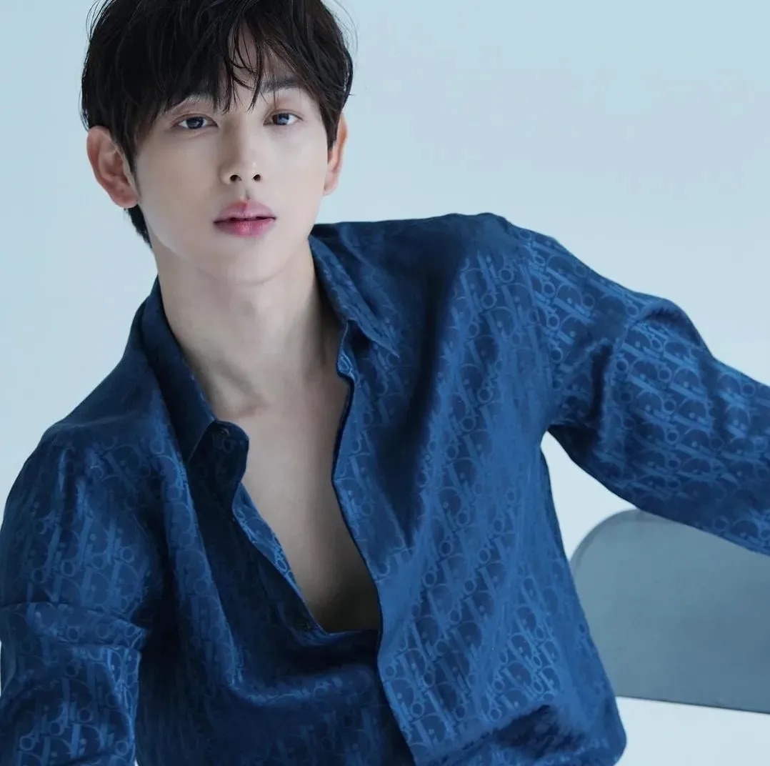 영화 스마트폰을 떨어뜨렸을 뿐인데 정보 ott 출연진 줄거리 결말 후기 평점 원작과의 차이 