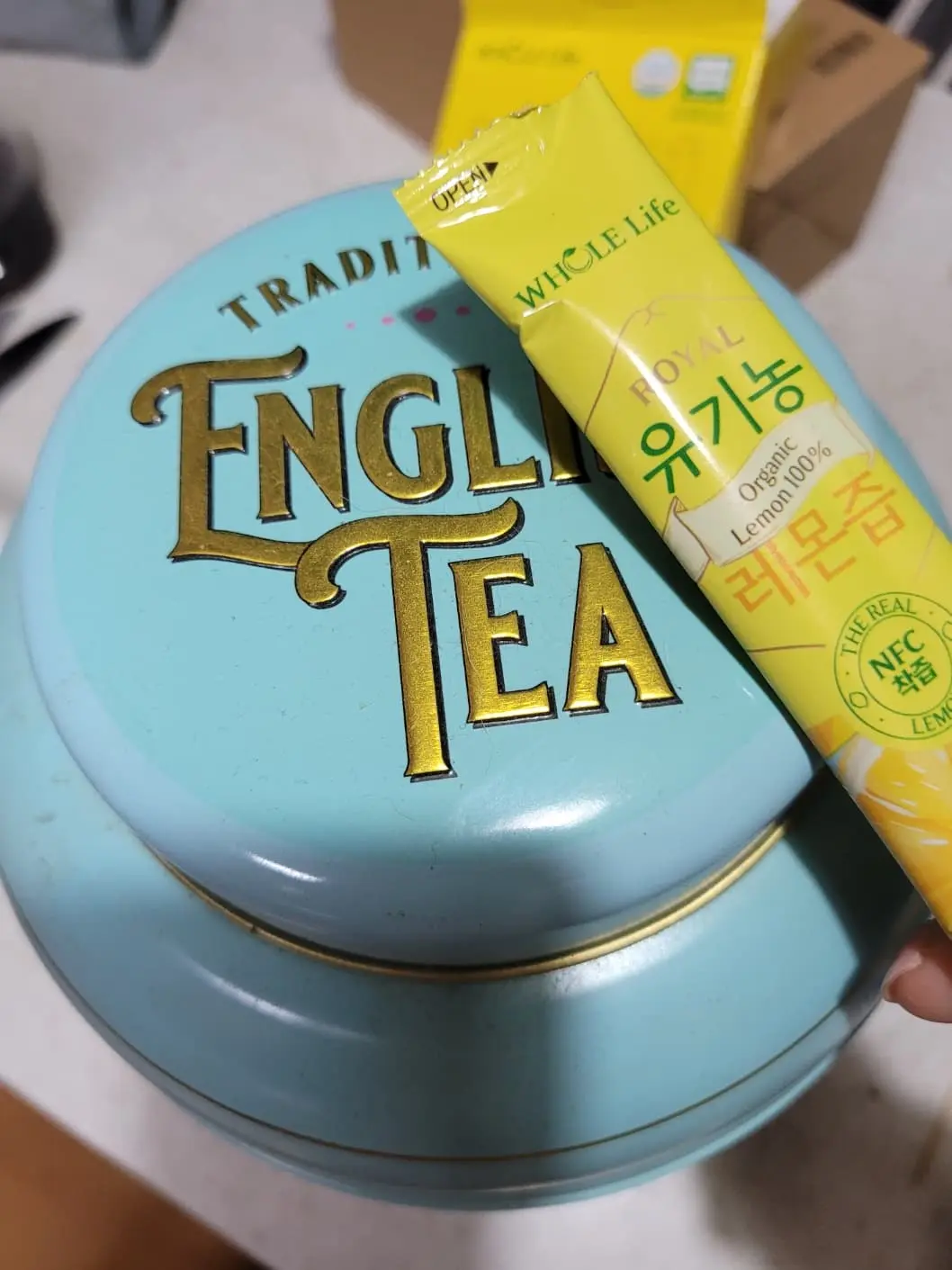 커피 대신 홍차+레몬즙 한 잔으로 잡은 피로 회복과 뱃살 다이어트 경험담
