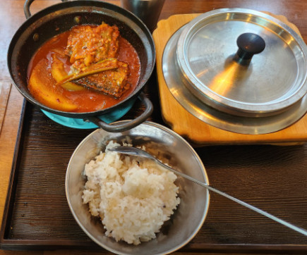 생방송투데이 솥밥 주는 찜닭 정식 8000원 관악구 맛집(막퍼주는집 얼만데요?)
