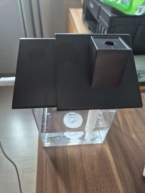 다이소 750ml 가습기의 장점, 단점, 무드등 활용성, 자동 종료 기능을 탑재한 가습기 이미지 입니다.