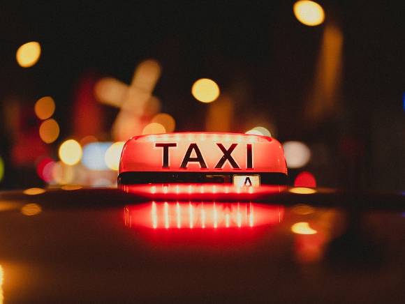 화성 택시기사 살해 후 도주…행인까지 친 20대 남성 긴급체포