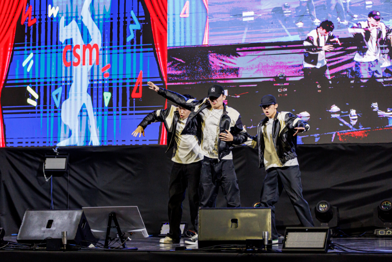 홍대의 레드로드 비보이 거리 공연