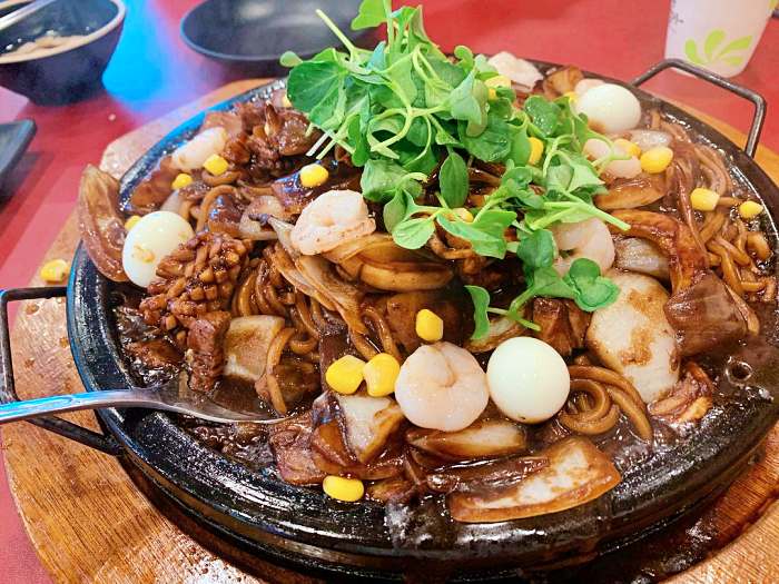 굿모닝 투데이 부산 경마공원 불향 해물 돌짜장 맛집
