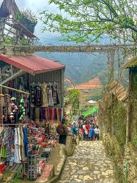 캣캇 마을(Cat Cat Village) 마을 입구와 마을 풍경 사진