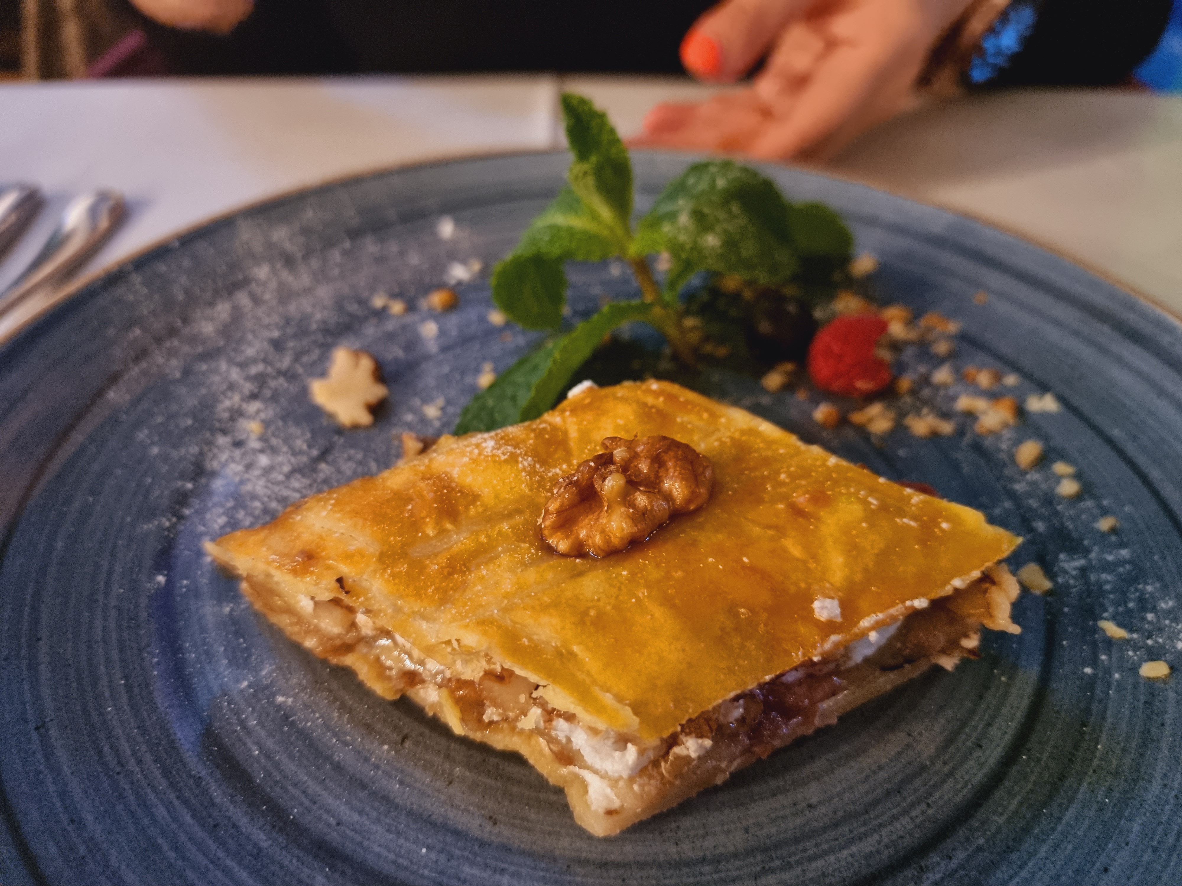 디저트로 시킨 바클라바