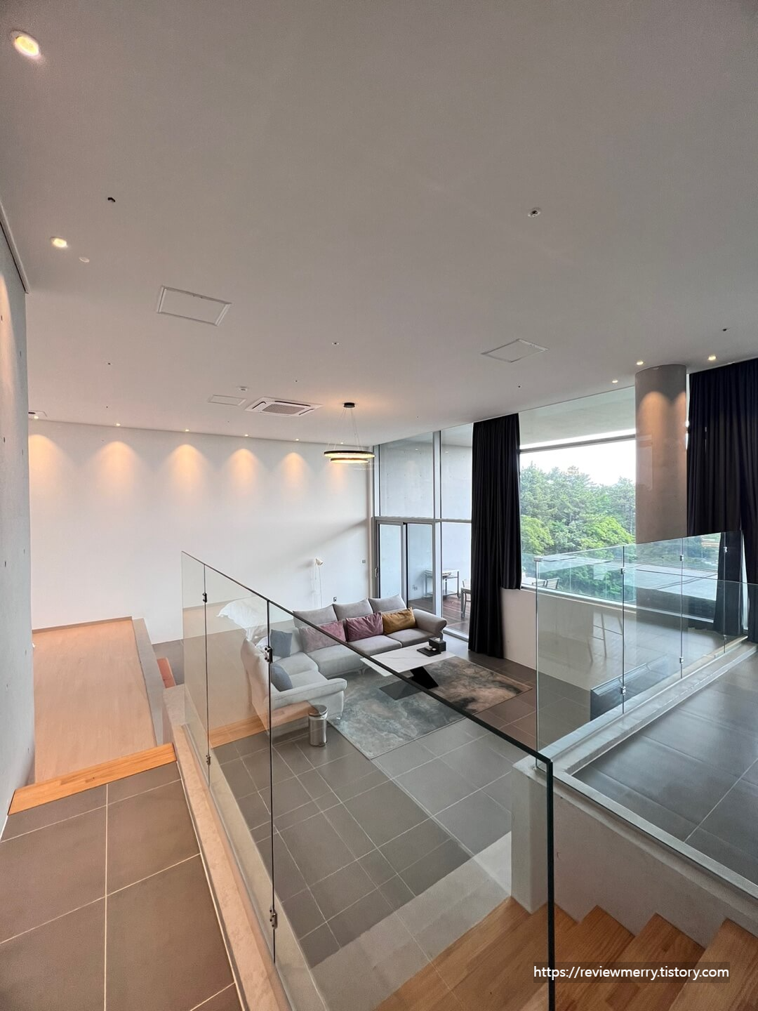 거실 전체 사진