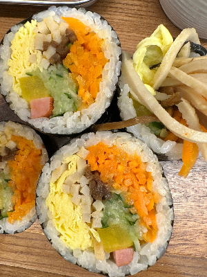 야채가 가득한 어른김밥
