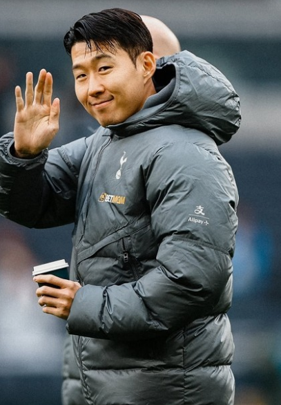 손흥민, 토트넘 '1년 연장' 잔류 선언으로 팬들에 화답