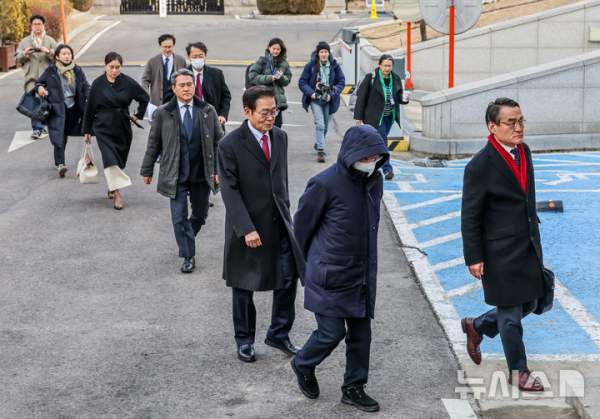 정상명 검찰총장 윤석열 변호인단 합류