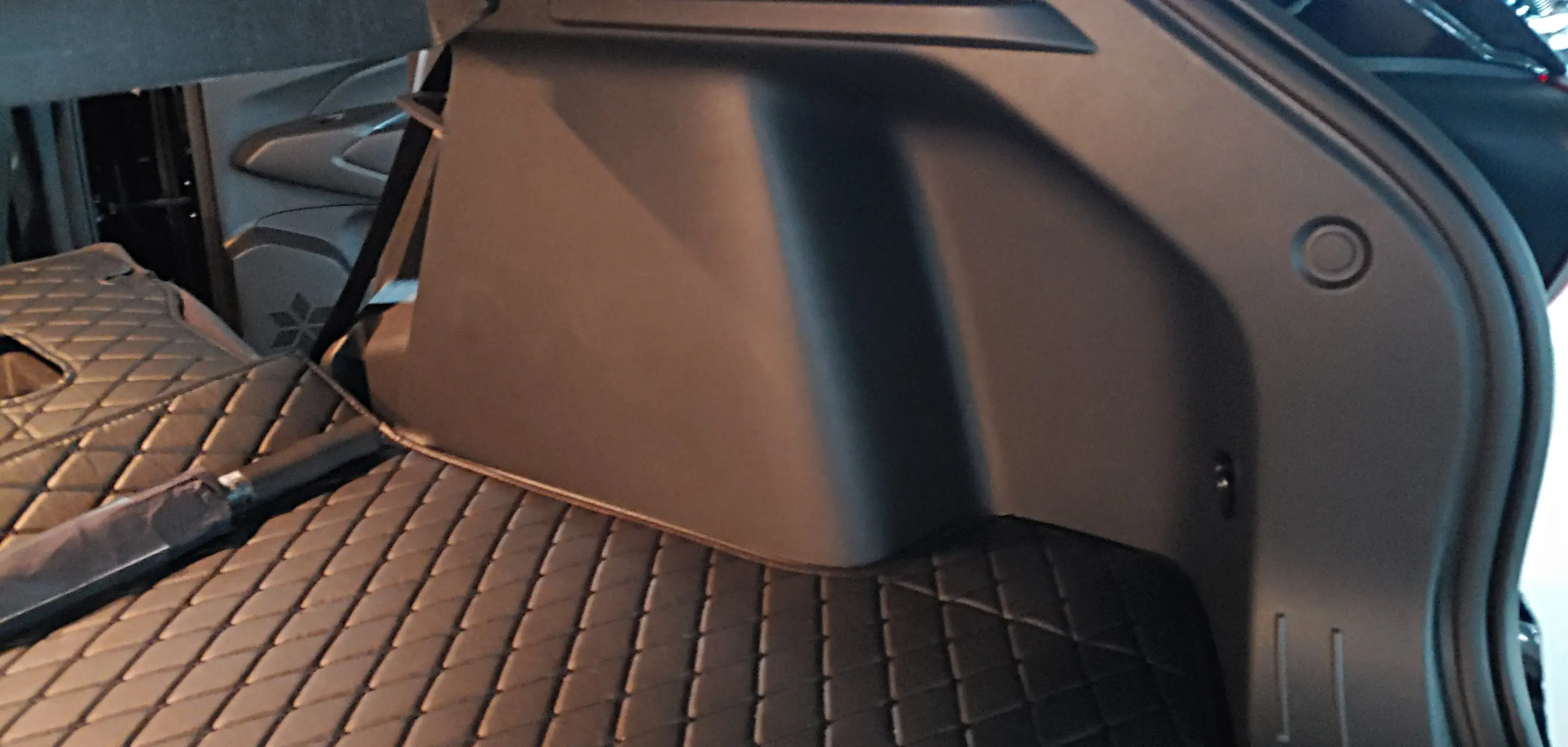 쉐보레 트랙스 크로스오버 내부 및 인테리어